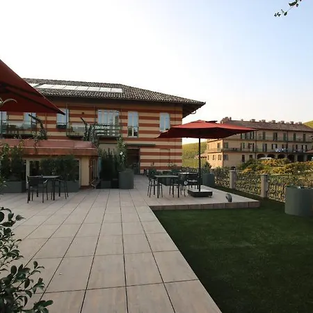 Hotell Villaggio Narrante - Le Dei Conti Mirafiore Serralunga d'Alba