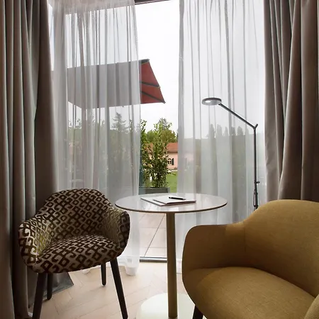 Villaggio Narrante - Le Dei Conti Mirafiore Hotell 4*